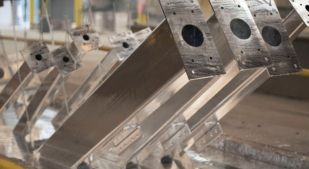 How does robotic hot dip galvanizing improve coating consistency?