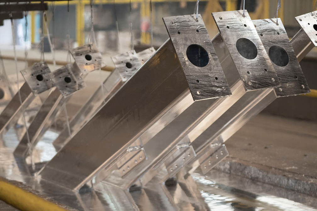 How does robotic hot dip galvanizing improve coating consistency?