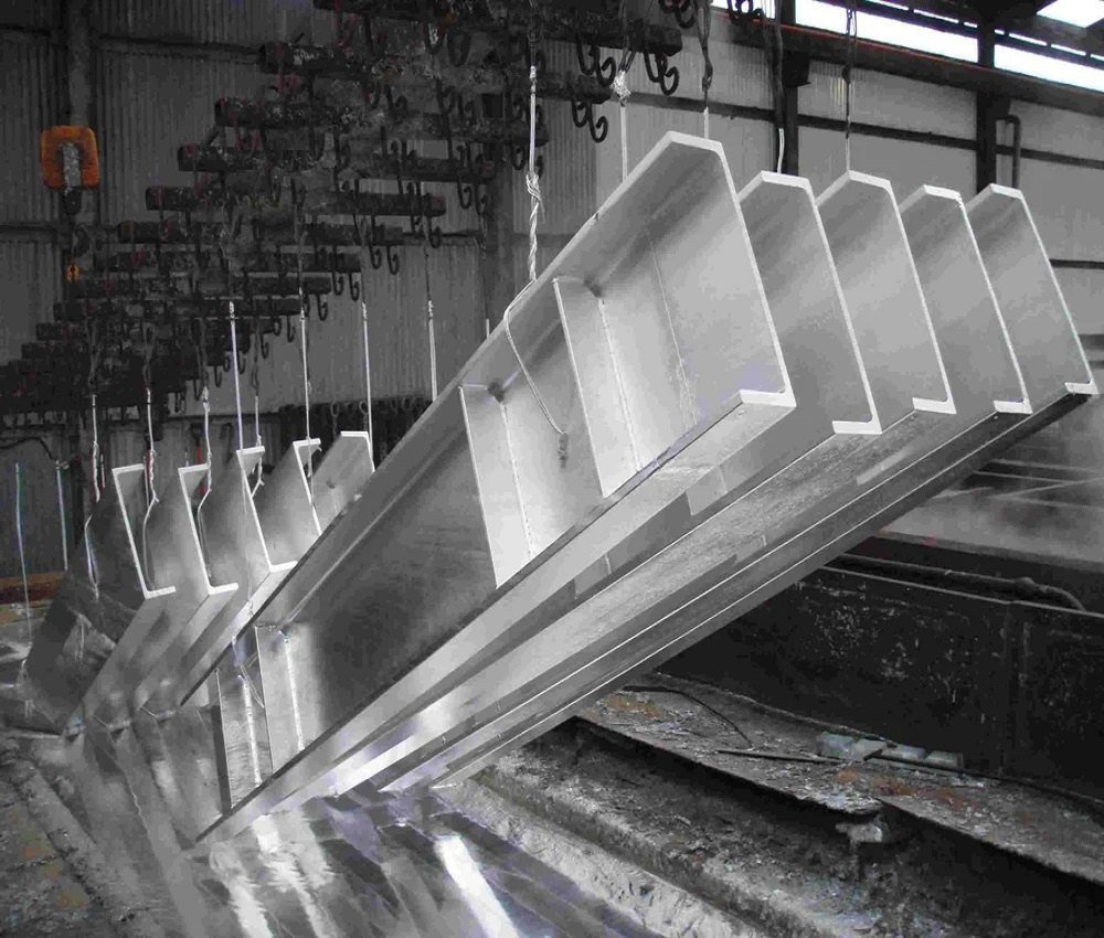 Manual vs Robotic Hot Dip Galvanizing: A Simple Comparison