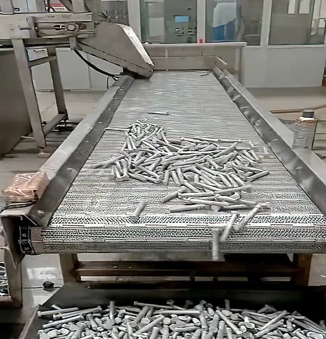 How Robots Improve Zinc Coating Thickness Control